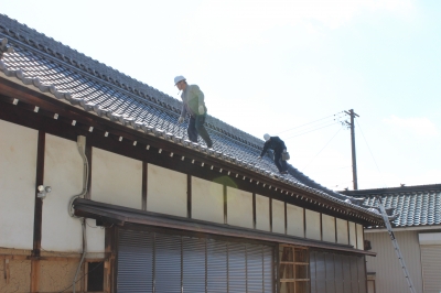 東郷町の神社　屋根工事２