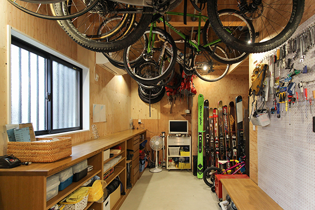 こだわりが詰まった 自転車部屋（趣味室）