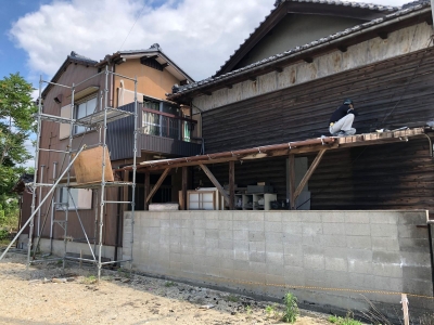 波板の張替え・雨樋修繕 リフォーム中