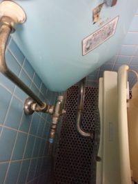 トイレ交換前の止水栓