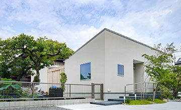 津島市 注文住宅『シンプルモダンな平屋のコートハウス』