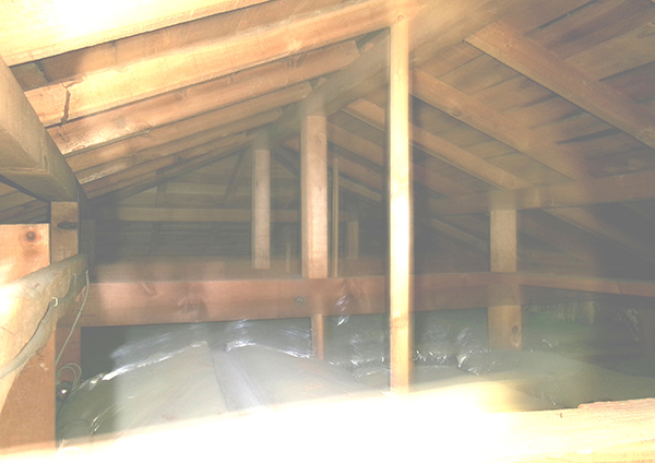 屋根裏