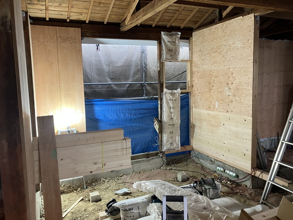 耐震リノベーション：下地材等の貼り付け