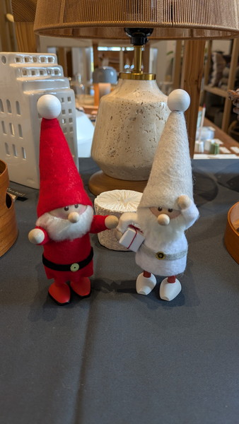 sirojiで販売しているサンタの置物