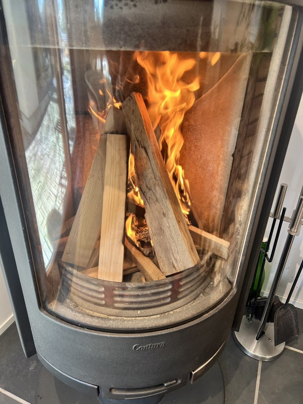 薪ストーブの火入れ