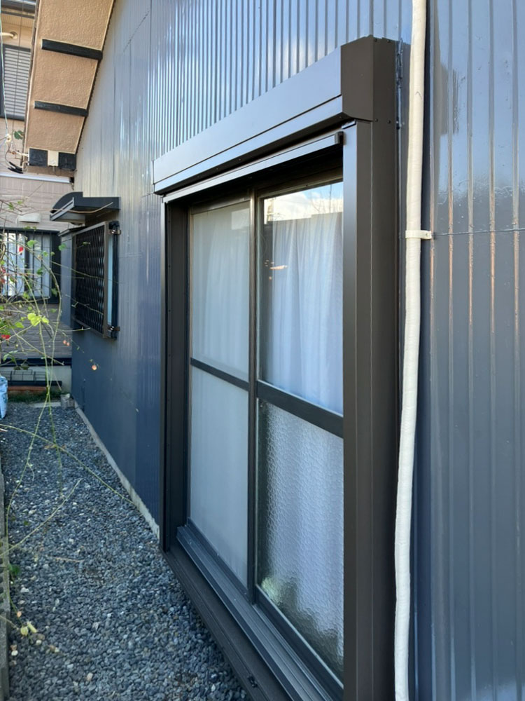 雨戸からシャッターへの取り替え工事